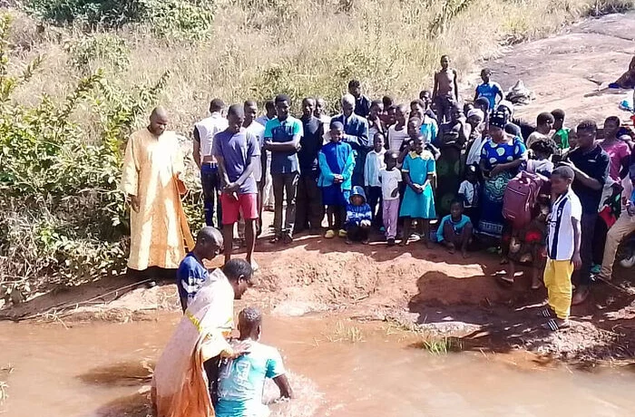 В Малави крещены 50 представителей племени манганджа