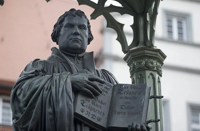 Впервые в истории Германии число нерелигиозных людей превысило число католиков и протестантов Впервые в истории Германии число нерелигиозных людей превысило число католиков и протестантов