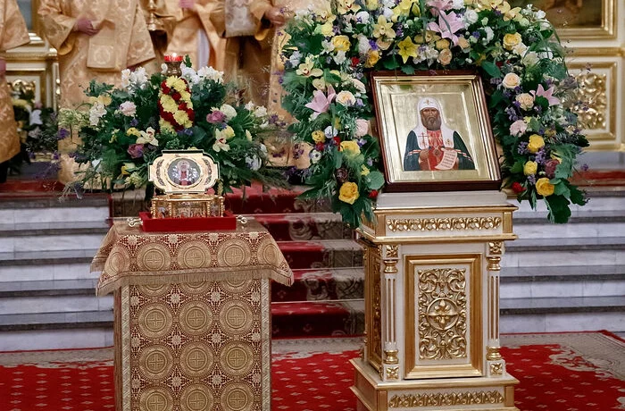 В Саратове встретили мощи святителя Тихона, Патриарха Московского и всея России В Саратове встретили мощи святителя Тихона, Патриарха Московского и всея России