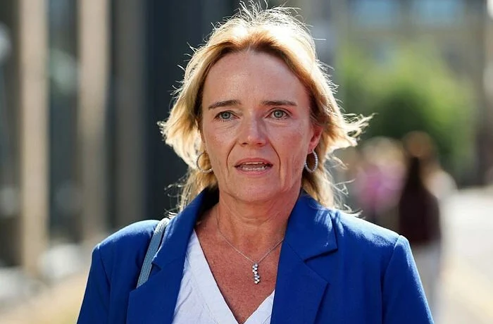 В Шотландии сняты обвинения с медсестры, не пожелавшей делить раздевалку с трансгендером и за это ли В Шотландии сняты обвинения с медсестры, не пожелавшей делить раздевалку с трансгендером и за это ли